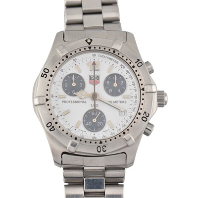 Lot 535 - TAG HEUER PROFESSIONAL STAINLESS STEEL WRISTWATCH
