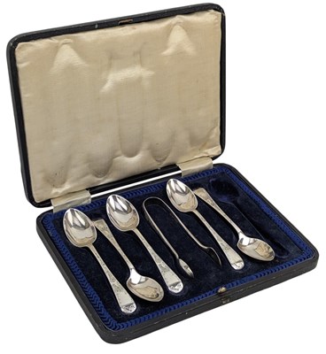 Lot 163 - CASED SET OF GEORGE V HALLMARKED SILVER TEASPOONS & SUGAR TONGS