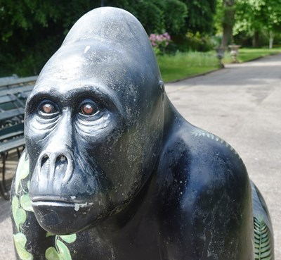Lot 75 - FORMER BRISTOL ZOO GARDENS - WOW! GORILLAS - RAFIKI - ORIGINAL TRAIL STATUE