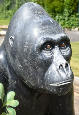 Lot 75 - FORMER BRISTOL ZOO GARDENS - WOW! GORILLAS - RAFIKI - ORIGINAL TRAIL STATUE