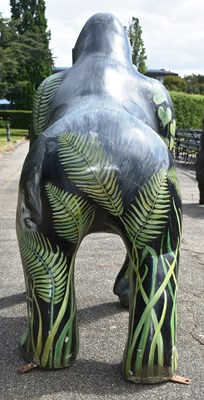 Lot 75 - FORMER BRISTOL ZOO GARDENS - WOW! GORILLAS - RAFIKI - ORIGINAL TRAIL STATUE