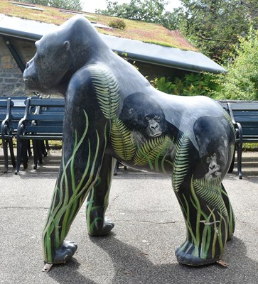 Lot 75 - FORMER BRISTOL ZOO GARDENS - WOW! GORILLAS - RAFIKI - ORIGINAL TRAIL STATUE