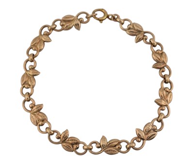 Lot 193 - HALLMARKED 9CT GOLD VINE LEAF LINK BRACELET