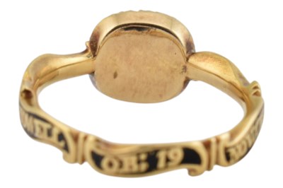 Lot 34 - 18TH CENTURY GOLD ENAMEL SEED PEARL & AMETHYST MOURNING RING