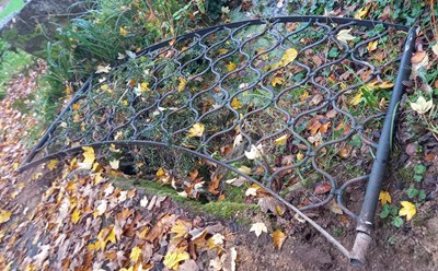 Lot 115 - FORMER BRISTOL ZOO GARDENS - ORIGINAL GORILLA HOUSE RAILINGS BRIDGE SECTIONS