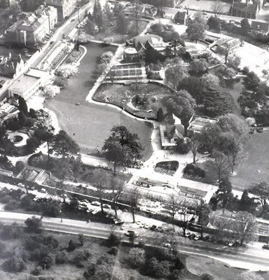 Lot 124 - FORMER BRISTOL ZOO GARDENS - 1950S BLACK & WHITE AERIAL VIEW