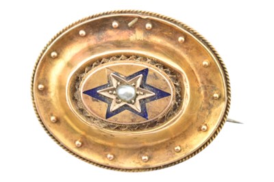 Lot 294 - VICTORIAN GOLD ENAMEL & PEARL MOURNING BROOCH PIN
