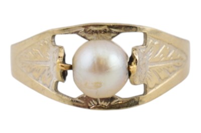 Lot 296 - 18CT WHITE GOLD & SINGLE PEARL RING