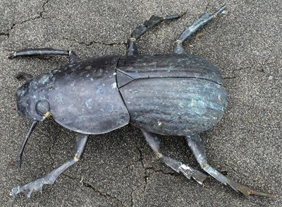 Lot 226 - FORMER BRISTOL ZOO GARDENS - BRONZE DUNG BEETLE SCULPTURE FROM BUG WORLD
