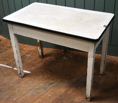Lot 244 - FORMER BRISTOL ZOO GARDENS - 1930S VETERINARIAN TABLE