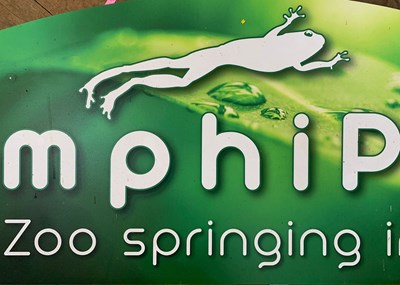 Lot 287 - FORMER BRISTOL ZOO GARDENS - AMPHIPOD ENCLOSURE SIGN