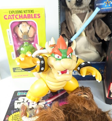 Lot 604 - RETRO TOYS - COLLECTION OF VINTAGE FIGURES TOYS & GAMES