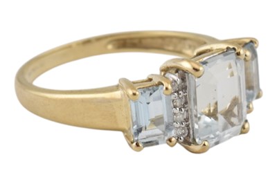Lot 58 - HALLMARKED 9CT GOLD AQUAMARINE & DIAMOND RING