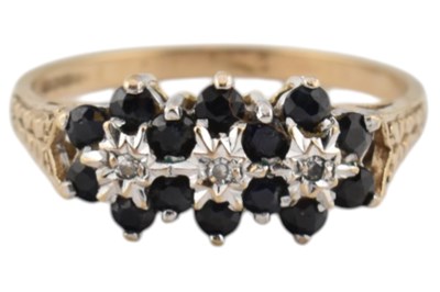 Lot 231 - HALLMARKED 9CT GOLD SAPPHIRE & DIAMOND TRIPLE CLUSTER RING