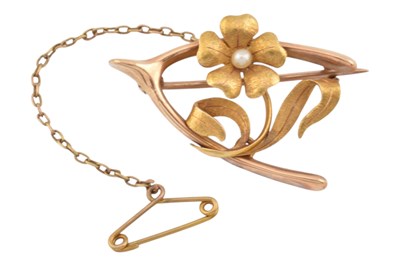 Lot 350 - EARLY 20TH CENTURY 15CT GOLD BROOCH PIN