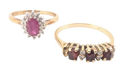 Lot 268 - TWO GEM SET GOLD RINGS