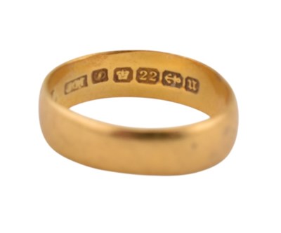 Lot 82 - VICTORIAN HALLMARKED 22CT GOLD BAND RING