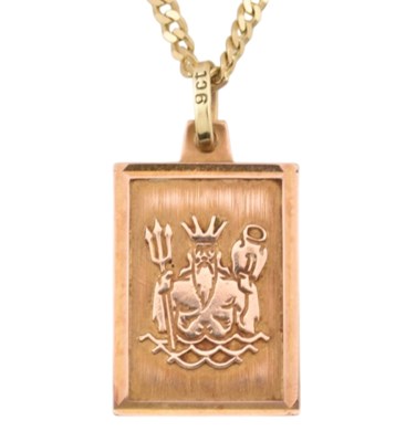 Lot 381 - HALLMARKED 9CT GOLD POSEIDON PENDANT NECKLACE
