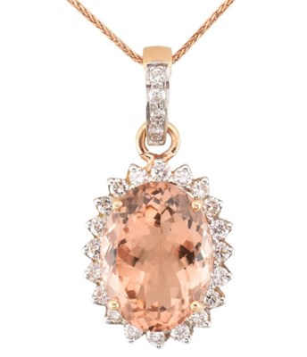 Lot 318 - GOLD MORGANITE & DIAMOND CLUSTER PENDANT NECKLACE