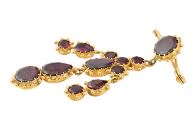 Lot 99 - 19TH CENTURY GEORGIAN GIRANDOLE GARNET BROOCH PIN