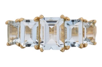 Lot 356 - HALLMARKED 9CT GOLD & AQUAMARINE FIVE STONE RING
