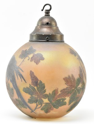 Lot 14 - MANNER OF HANDEL GLASS GLOBE PENDANT GLASS LAMPSHADE