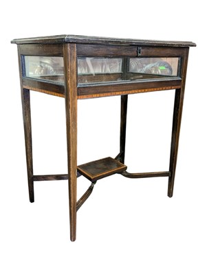 Lot 820 - EDWARDIAN MAHOGANY & LINE INLAID BIJOUTERIE TABLE
