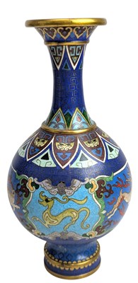 Lot 190 - 20TH CENTURY CHINESE CLOISONNE 'DRAGON & DEER' VASE 20世纪早期掐丝珐琅瓶