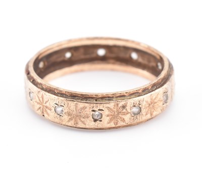 Lot 440 - HALLMARKED 9CT GOLD & WHITE STONE BAND RING