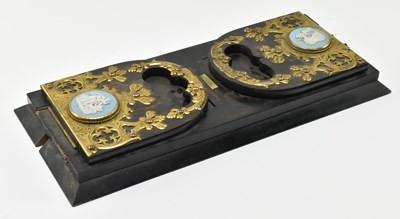 Lot 1 - ASSER & SHERWIN, LONDON - 19TH CENTURY BETJEMANN'S CAMEO BOOK SLIDE