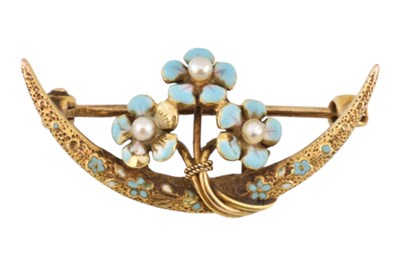 Lot 378 - 14CT GOLD ENAMEL DECORATED FLOWER CRESCENT BROOCH PIN