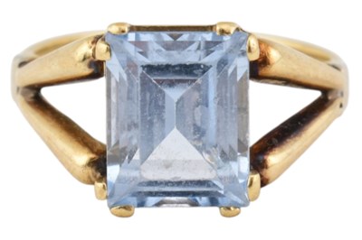 Lot 378 - 18CT GOLD & SPINEL COCKTAIL RING