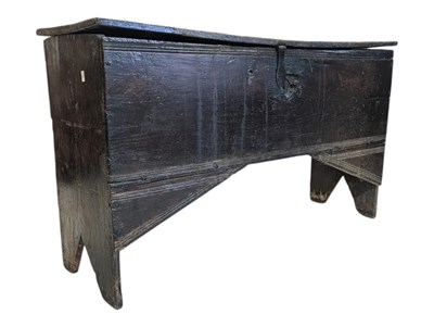 Lot 739 - 17TH CENTURY SIX PLANK OAK COFFER / CHEST