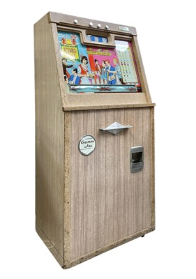 Lot 114 - KING TAP - GAMES INC - MID CENTURY 1960S AMERICAN FRUIT MACHINE