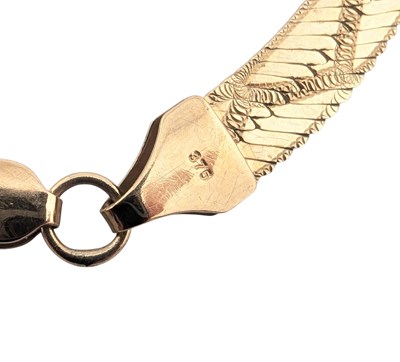Lot 76 - ITALIAN FLAT LINK CHAIN BRACELET