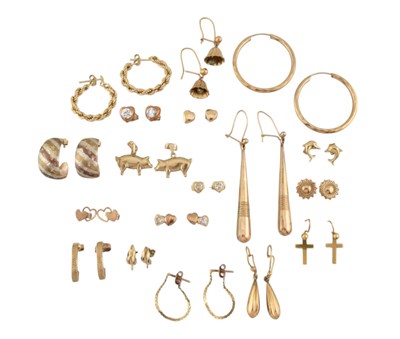 Lot 101 - LARGE COLLECTION OF 9CT GOLD & YELLOW METAL EARRINGS