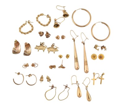 Lot 101 - LARGE COLLECTION OF 9CT GOLD & YELLOW METAL EARRINGS