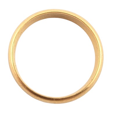 Lot 73 - 1950S HALLMARKED 22CT GOLD BAND RING
