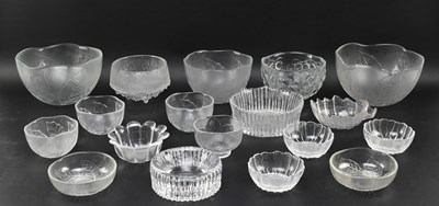 Lot 333 - KOSTA BODA, IITTALA ETC - COLLECTION OF VINTAGE FROSTED GLASSWARE, MOSTLY BOWLS