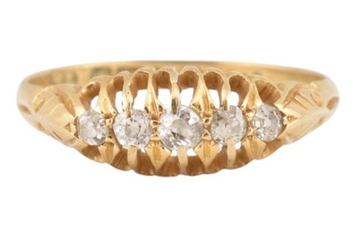 Lot 46 - EDWARDIAN HALLMARKED 18CT GOLD & DIAMOND FIVE STONE RING