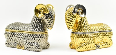 Lot 181 - PAIR OF VINTAGE ITALIAN STUDIO POTTERY LIDDED WOVEN RAMS IN GOLD & SILVER