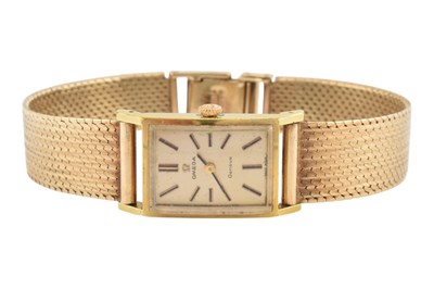 Lot 218 - HALLMARKED 9CT GOLD OMEGA LADIES WRISTWATCH