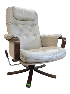 Lot 641 - VINTAGE 20TH CENTURY STRESSLESS STYLE LEATHER ARMCHAIR