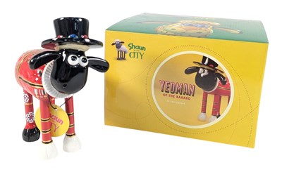 Lot 532 - SHAUN THE SHEEP - 'YEOMAN OF THE BAAARD' SHAUN IN THE CITY FIGURINE