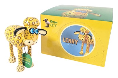 Lot 534 - SHAUN THE SHEEP - BOXED 'LENNY' SHAUN IN THE CITY FIGURINE