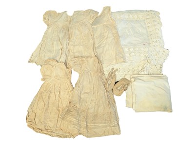 Lot 257 - EARLY 20TH CENTURY EDWARDIAN CHRISTENING GOWNS & MORE