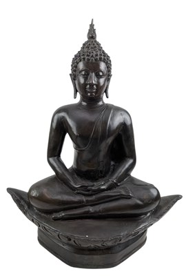 Lot 174 - LARGE THAI BRONZE FIGURE OF BUDDHA 泰 铜坐佛像