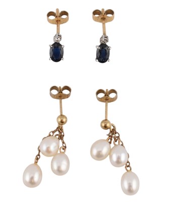 Lot 109 - TWO PAIRS OF 9CT GOLD EARRINGS