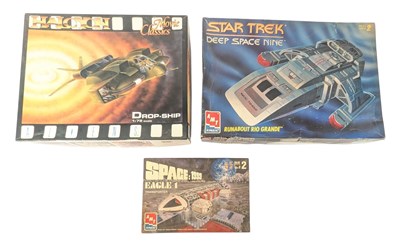 Lot 549 - MODEL KITS - x3 SCI-FI STAR TREK, ALIENS & OTHER MODEL KITS