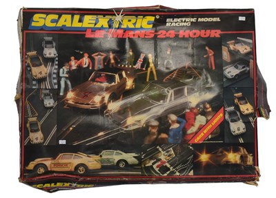Lot 184 - SCALEXTRIC -LE MANS 24 HOUR SLOT CAR RACING SET